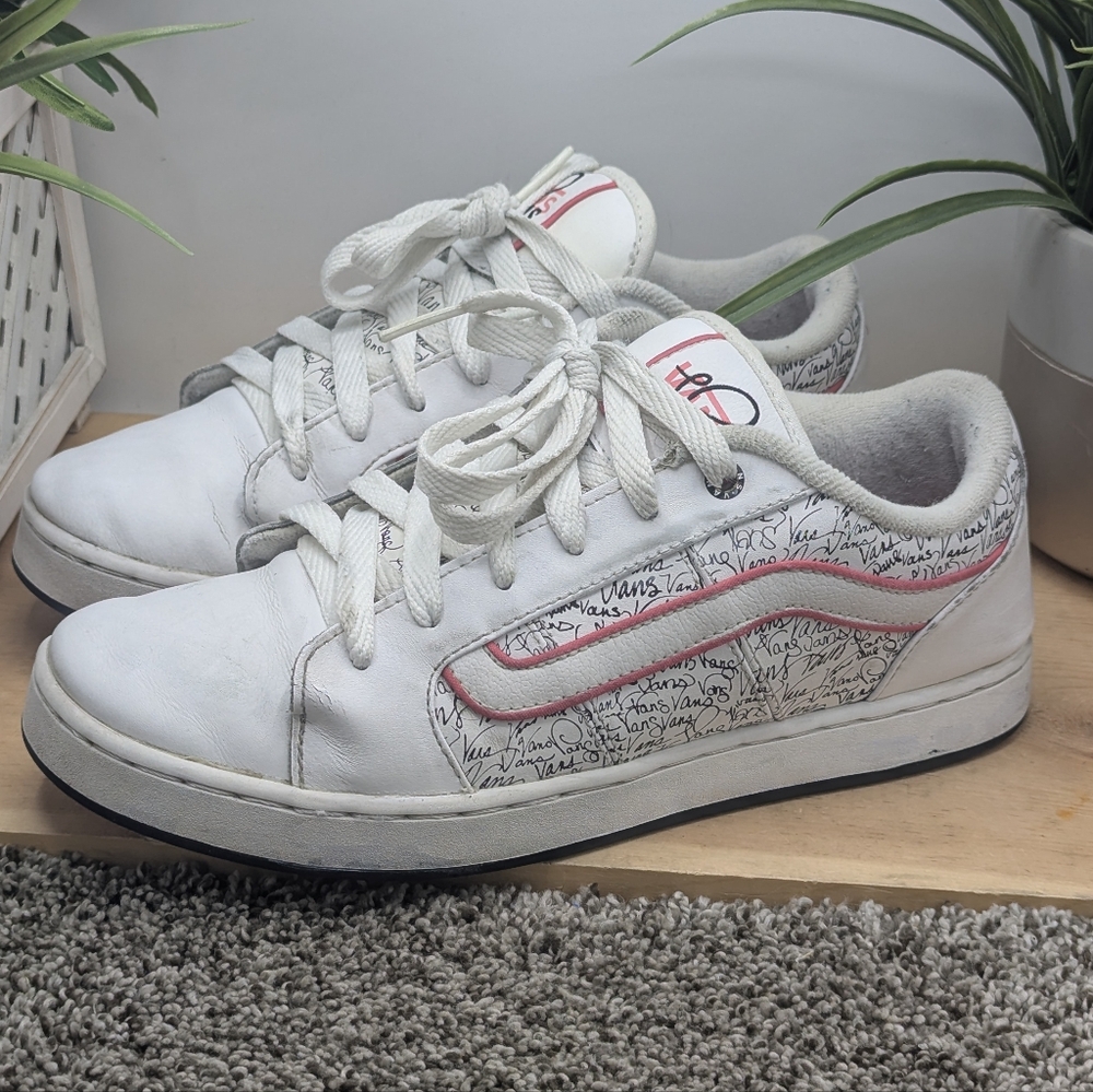 Vans Darla Women's Size 10 Leather Running Skateboard Shoes Casual Comfort